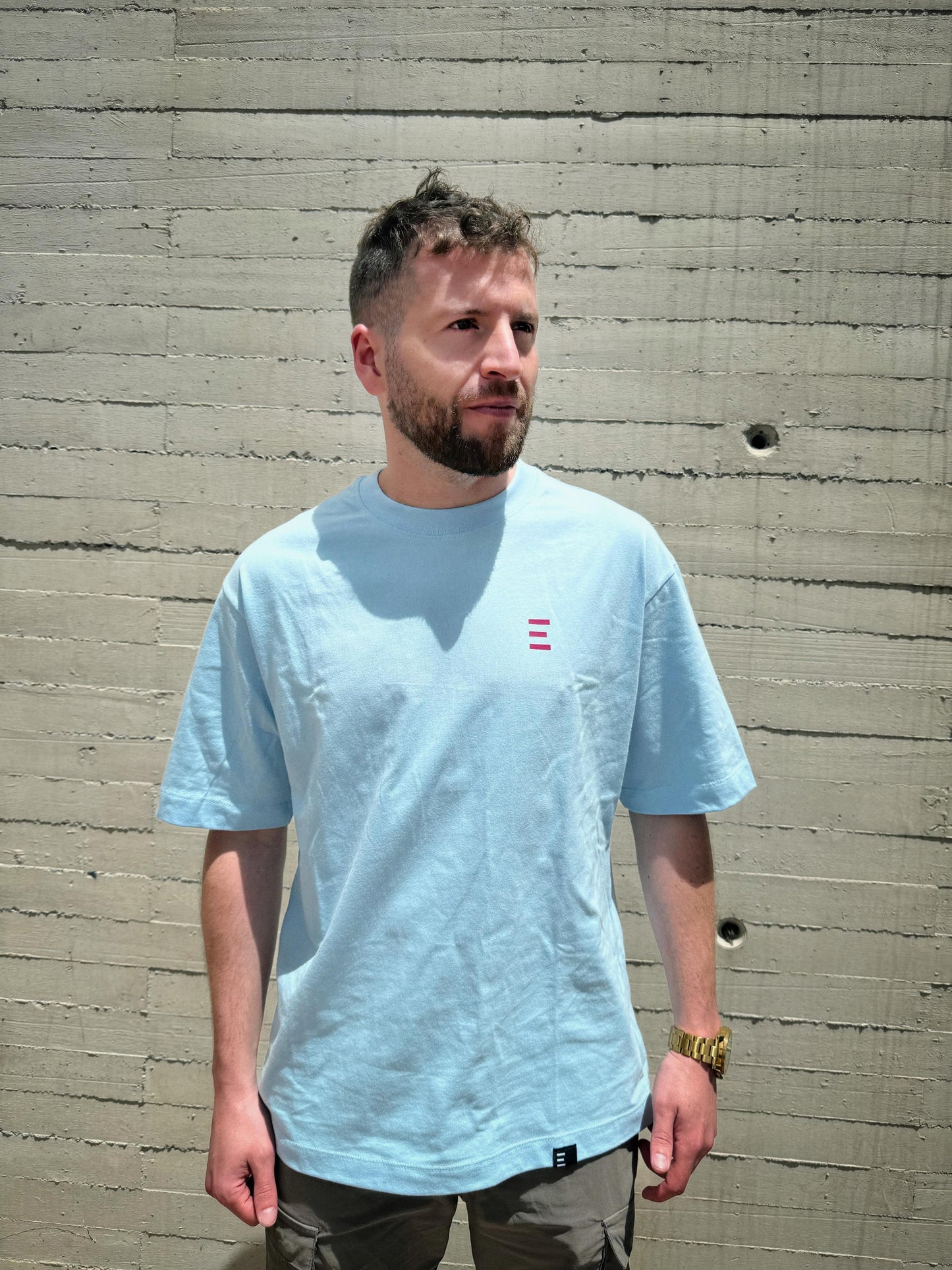 Camiseta oversize azul Extrude para hombre moda urbana Colombia
